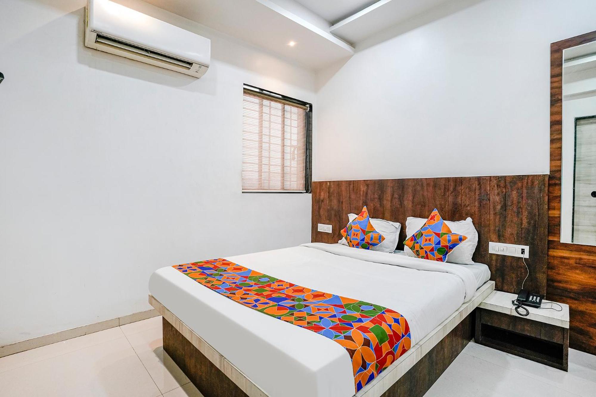 Fabhotel Krishna Inn Kashele Екстер'єр фото