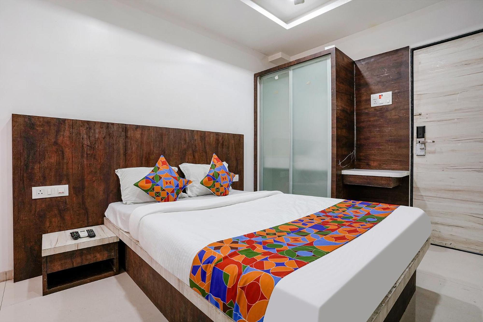 Fabhotel Krishna Inn Kashele Екстер'єр фото