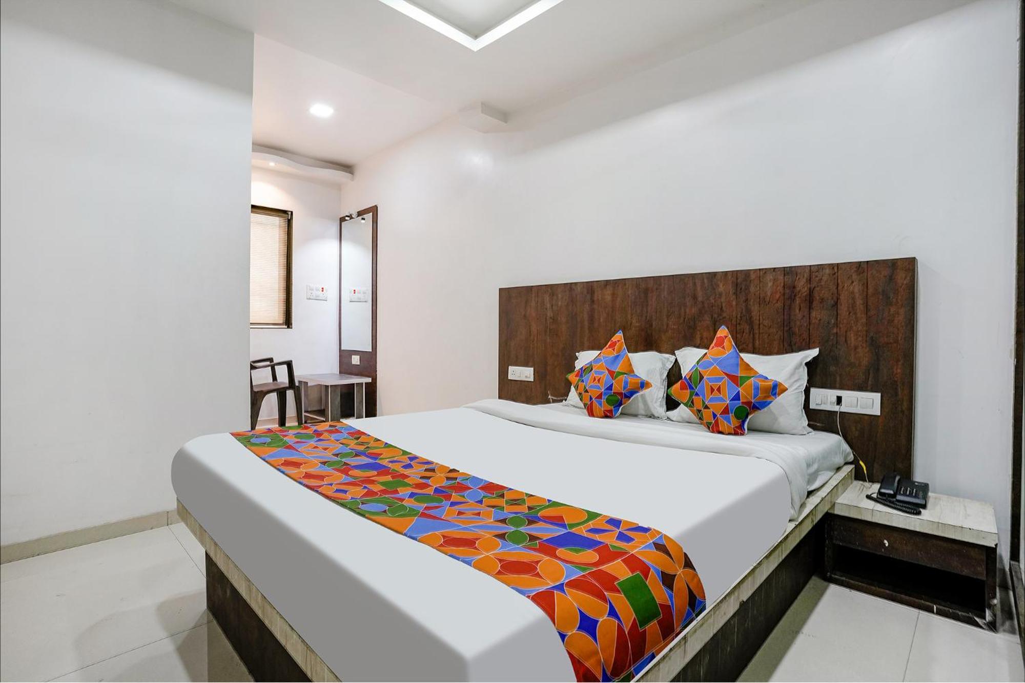 Fabhotel Krishna Inn Kashele Екстер'єр фото